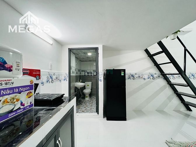 Hình ảnh Phòng Mới Xây Gác Cao 2m Gần Công Viên Phú Lâm