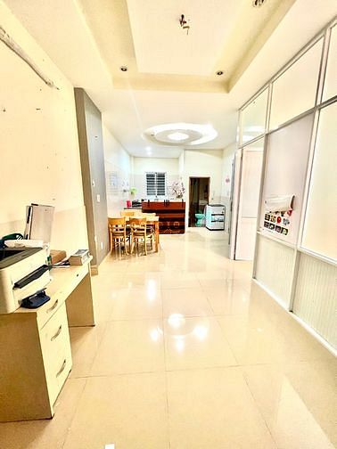 Hình ảnh Căn 1PN ban công lớn, có cửa sổ 60m2 ngay Quận 10