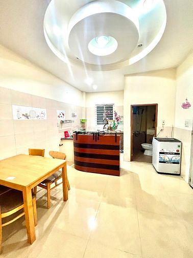 Hình ảnh Căn 1PN ban công lớn, có cửa sổ 60m2 ngay Quận 10