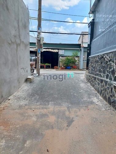 Hình ảnh Bán đất thổ cư quận 12 HXH vuông vức giá chỉ 3 tỷ