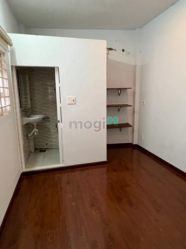 Hình ảnh Cho thuê nhà 44m2 ô tô đến nhà hẻm C2 phạm hùng