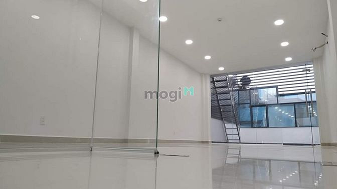 Hình ảnh Cho thuê nhà 426C Võ Văn Tần, Quận 3 gần ngã 3 Cao Thắng
