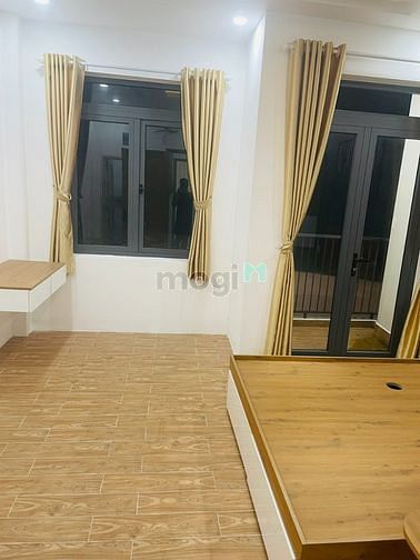 Hình ảnh Căn Hộ mini nội thất full gỗ mới 100% có ban công và cửa sổ