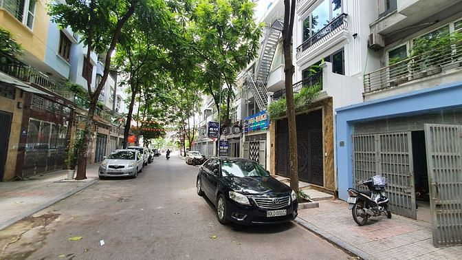Hình ảnh Nhà liền kề Văn Phú, 95 m2, 4 tầng, thang máy, nhà mới