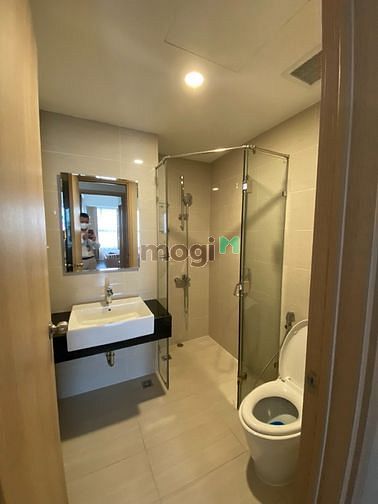 Hình ảnh Cần bán GẤP căn 2PN 70m2 tầng cao, view Đông tại Botanica Premier
