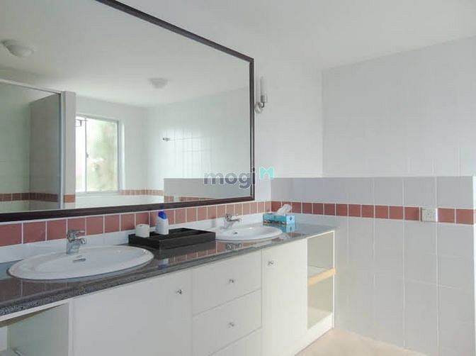 Hình ảnh Cho thuê villa 570m2 2 lầu 3PN chỉ cho thuê ở hẽm Trần Não