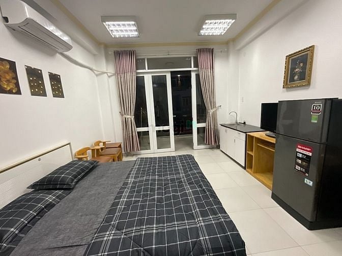 Hình ảnh Studio ban công thóang mat ngay chơ Bà Chiểu