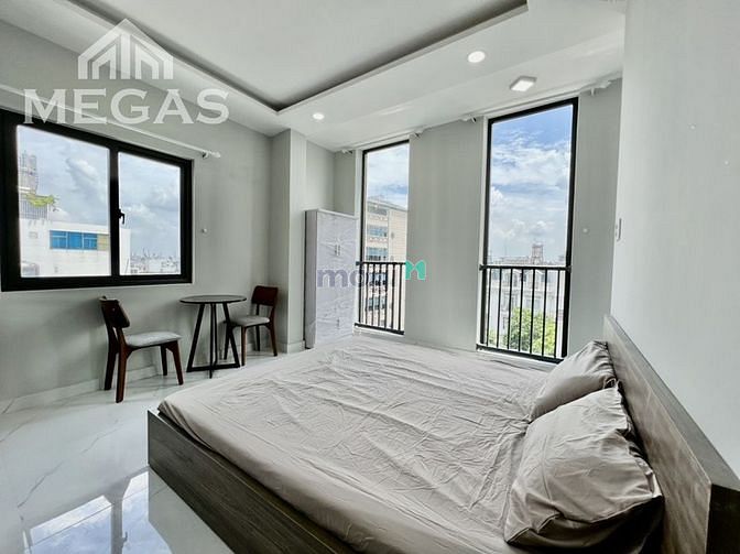 Hình ảnh Căn Hộ Cao Cấp Mới 100% Full Nội Thất View Kính - Công Viên Làng Hoa