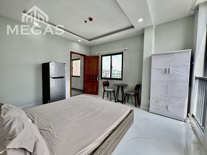 Hình ảnh Căn Hộ Cao Cấp Mới 100% Full Nội Thất View Kính - Công Viên Làng Hoa