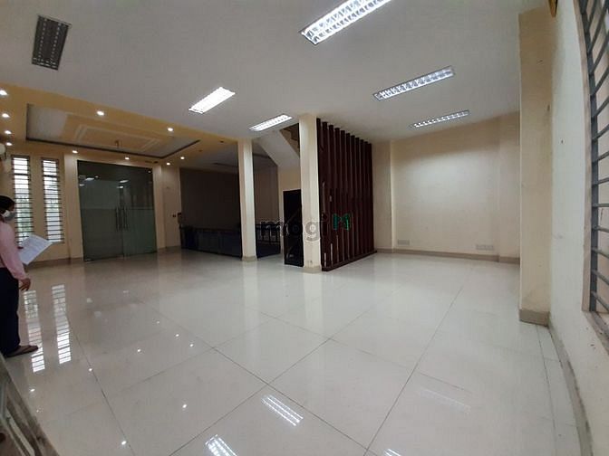 Hình ảnh Cho thuê Villa gần Điện máy chợ lớn 160m2 hầm 3 lầu trống suốt
