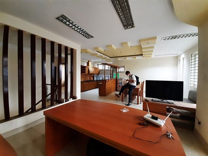 Hình ảnh Cho thuê Villa gần Điện máy chợ lớn 160m2 hầm 3 lầu trống suốt