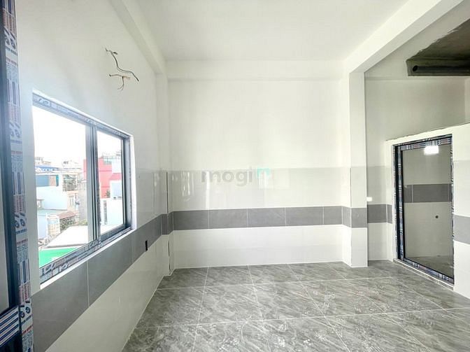 Hình ảnh Phòng mới xây ngay đường phạm văn đồng