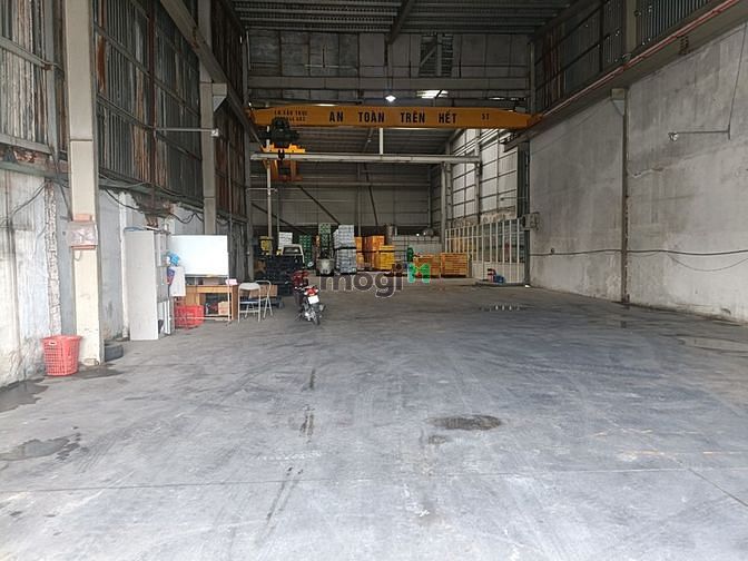 Hình ảnh Cho thuê xưởng dt 1400m2 giá 120tr Ql1A Bình Chiểu