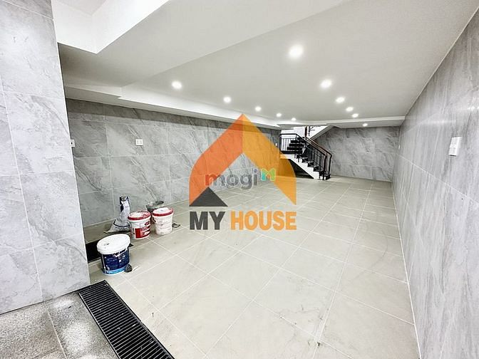 Hình ảnh 🏡ĐÚNG ĐỈNH toà nhà mới xây ngay TRẦN NÃO 400M2