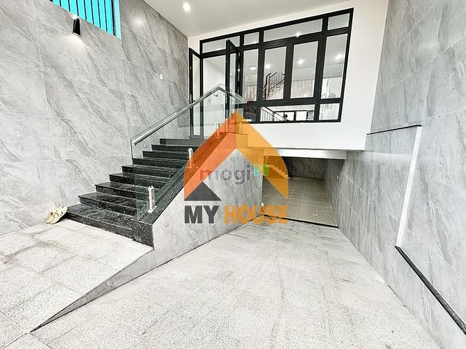 Hình ảnh 🏡ĐÚNG ĐỈNH toà nhà mới xây ngay TRẦN NÃO 400M2