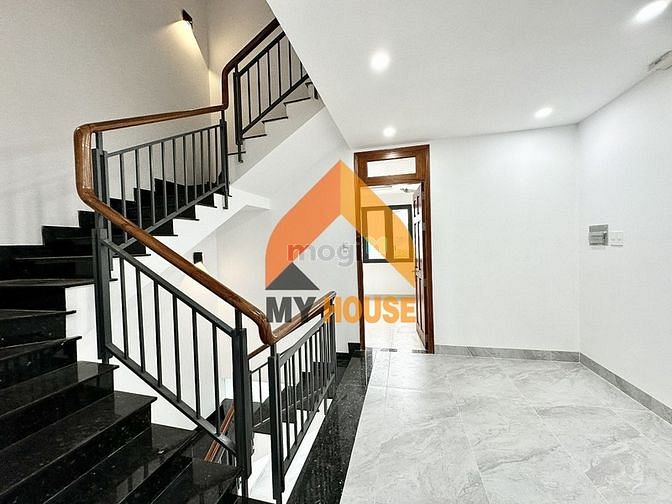 Hình ảnh 🏡ĐÚNG ĐỈNH toà nhà mới xây ngay TRẦN NÃO 400M2
