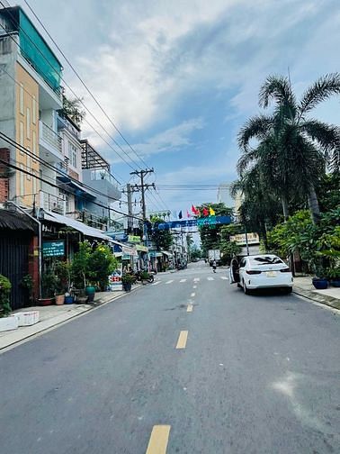Hình ảnh Cho thuê nhà mặt phố MT Lê Niệm. DT 4x20m , Trệt