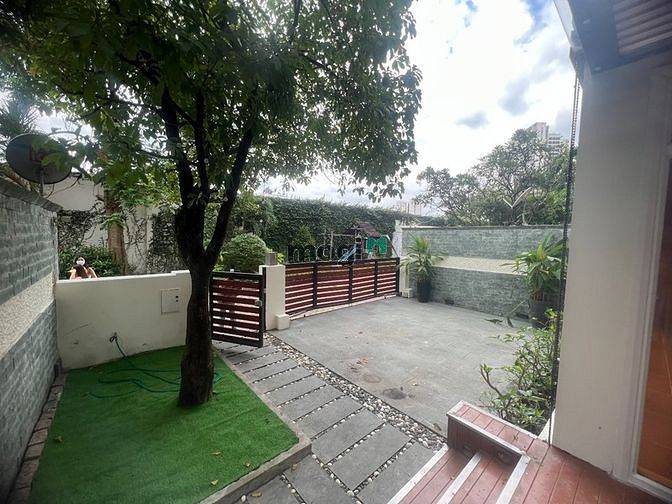 Hình ảnh Cho thuê Villa 300m2 khu compound  Nguyễn Văn Hưởng Hầm 3L 3PN
