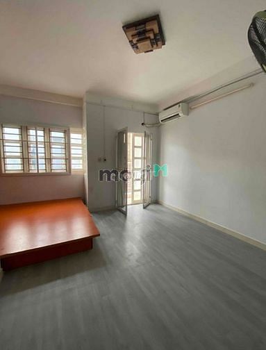 Hình ảnh Cho Thuê Nhà 3Tầng+ST, 4Phòng hẻm 458 Huỳnh Tấn Phát Q.7