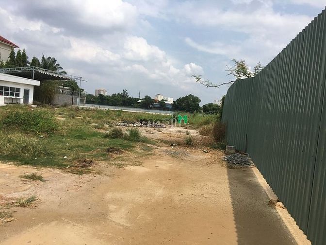 Hình ảnh Cho thuê đất 300m2 mặt tiền đường Song Hành, An Phú, Quận 2