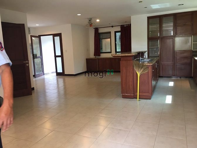 Hình ảnh Cho thuê Villa khu compound Thảo Điền 3 lầu hồ bơi chung 200m2
