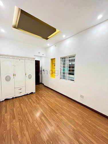 Hình ảnh Nhà mặt tiền đường Đội Cung cần bán gấp