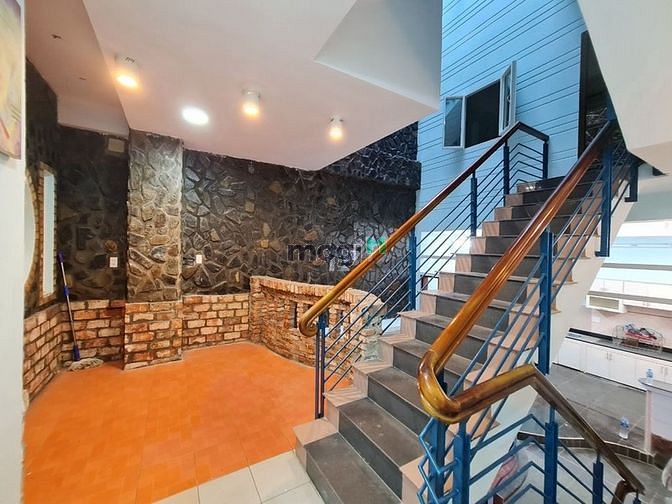 Hình ảnh Cho thuê nhà phố Hầm 3 Lầu Sân thượng gần Trần Lựu, quận 2