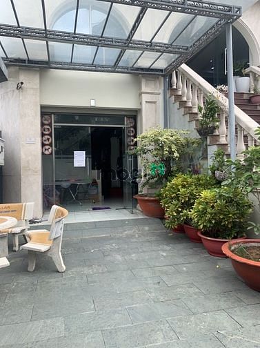 Hình ảnh Bán CHDV 8 tầng thang máy có hầm. 260m2. Khu vực đông dân phát triển
