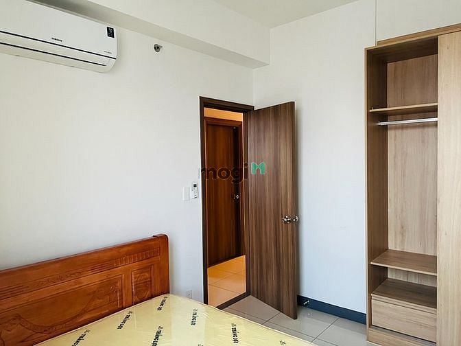 Hình ảnh Tìm Nữ ở Ghép! CH 3pn Imperial Palace, Có nội thất. Giá chỉ: 3,5/th