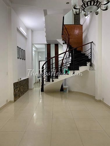 Hình ảnh Cho thuê nhà hẻm Hòa Bình, Q11 vuông vức