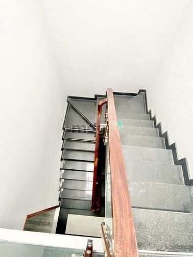 Hình ảnh Cho Thuê Nhà Phố - 2 Lầu 4 Phòng - Đường Lớn - Dân Cư Đông Đúc - 30 Tr