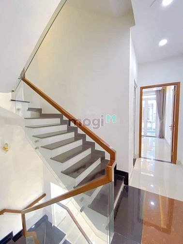 Hình ảnh Cách mạng tháng 8 tân bình xh vào tận cửa 4 tầng 4.1 13 shr, chỉ 8 tỷ
