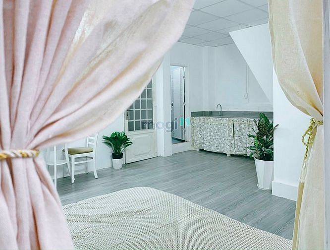 Hình ảnh Siêu phẩm ban công Quận 1 full Nội thất