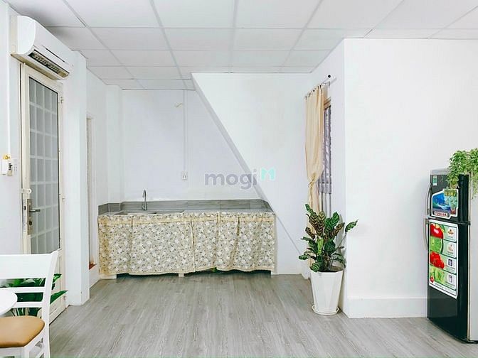Hình ảnh Siêu phẩm ban công Quận 1 full Nội thất