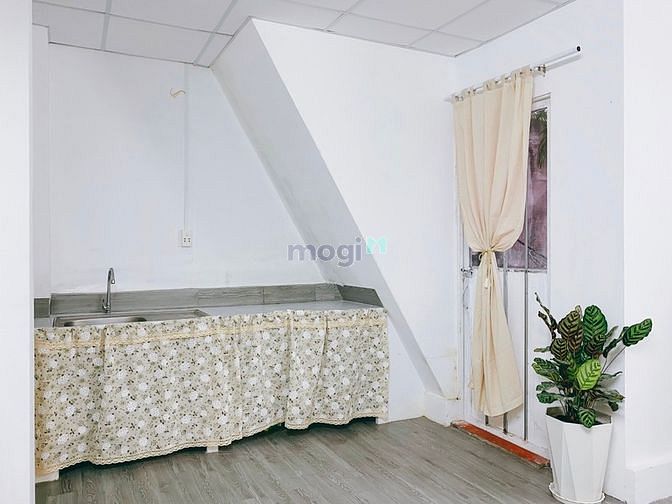 Hình ảnh Siêu phẩm ban công Quận 1 full Nội thất