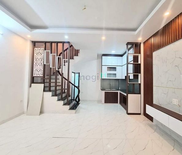 Hình ảnh Phố Xốm - Ba La - Xây độc lập- Cách 1 nhà ra Ql21B - 5 tầng 35m2