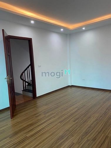 Hình ảnh Phố Xốm - Ba La - Xây độc lập- Cách 1 nhà ra Ql21B - 5 tầng 35m2
