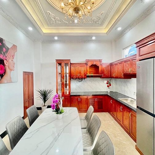 Hình ảnh Bán nhà tân cổ điển ĐS3 KDC Hồng Loan