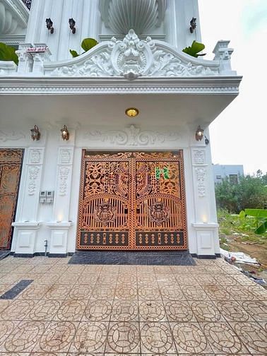 Hình ảnh Bán nhà tân cổ điển ĐS3 KDC Hồng Loan