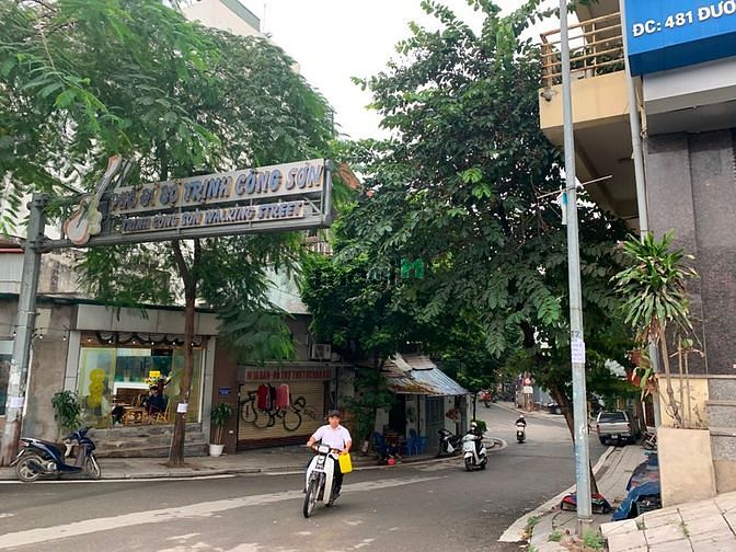 Hình ảnh Mời THUÊ 700m2 - Nhà Sân Vườn - cạnh “ HỒ TÂY