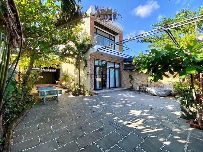Hình ảnh Cho thuê Villa sân vườn 200m2 mặt tiền biển Sơn Trà – 2PN