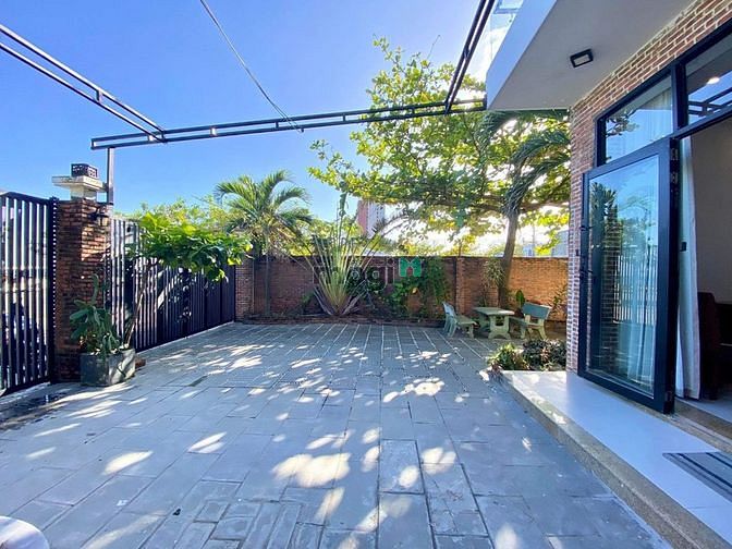 Hình ảnh Cho thuê Villa sân vườn 200m2 mặt tiền biển Sơn Trà – 2PN