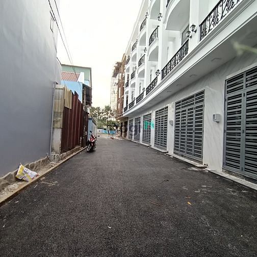 Hình ảnh Bán nhà Tỉnh Lộ 10 Binh Tân 320m2 shr 4 phòng ô tô