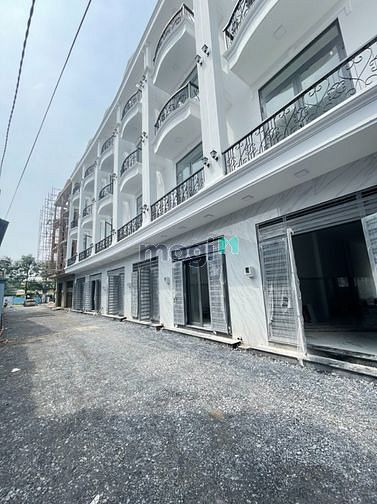Hình ảnh Bán nhà Tỉnh Lộ 10 Binh Tân 320m2 shr 4 phòng ô tô