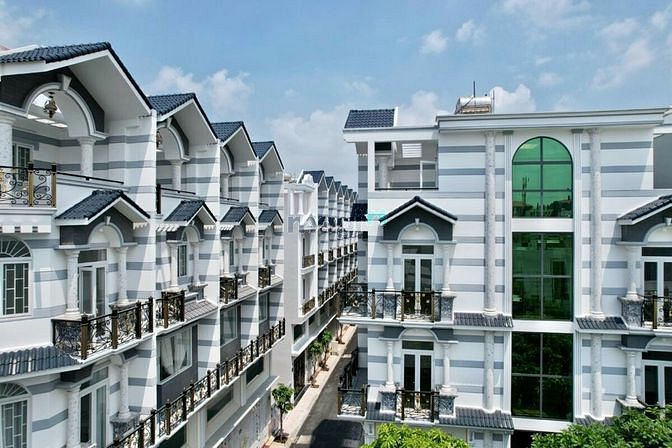 Hình ảnh Bán nhà Tỉnh Lộ 10 Binh Tân 320m2 shr 4 phòng ô tô