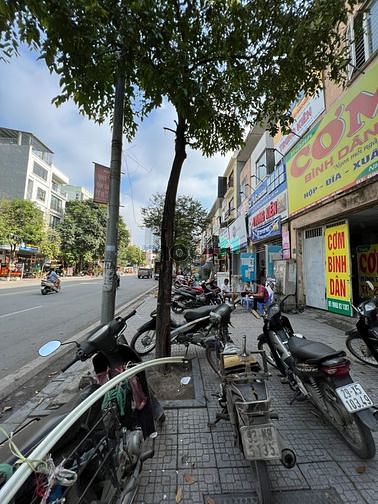 Hình ảnh CC Cho thuê LK văn phú trục KD sầm uất 90m2, 4 tầng, 18 triệu