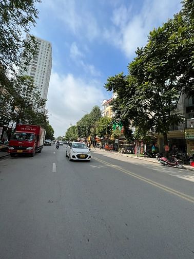 Hình ảnh CC Cho thuê LK văn phú trục KD sầm uất 90m2, 4 tầng, 18 triệu