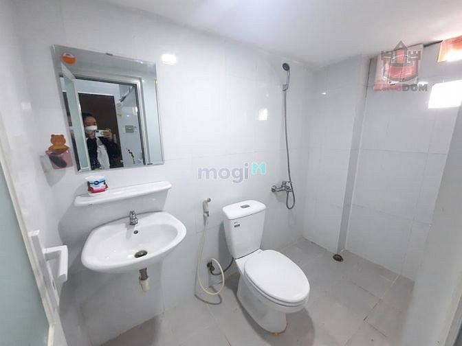 Hình ảnh Cho thuê CHDV ngay chợ bà chiểu giáp Q1