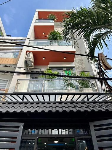Hình ảnh Cho thuê nhà HXH 6M Thành Thái Q10 cách mặt tiền 4m