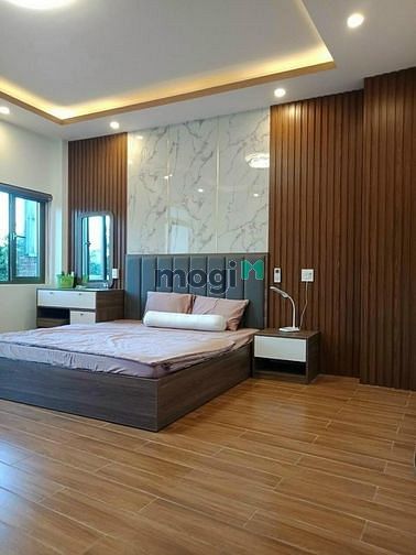 Hình ảnh Cho thuê nhà HXH 6M Thành Thái Q10 cách mặt tiền 4m